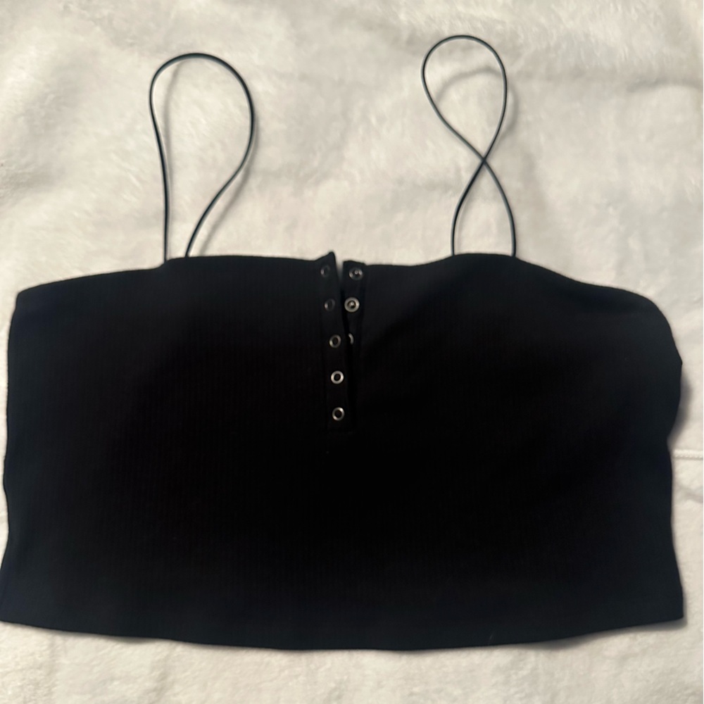 BLACK AEROPOSTALE TOP WITH SNAPS IN THE FRONT.